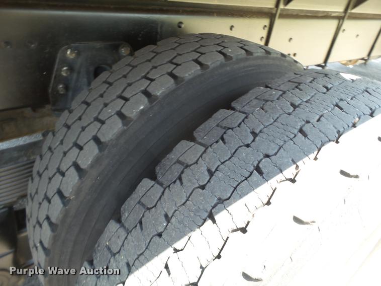 image for item L1505 2002 Chevrolet C7500 flatbed truck