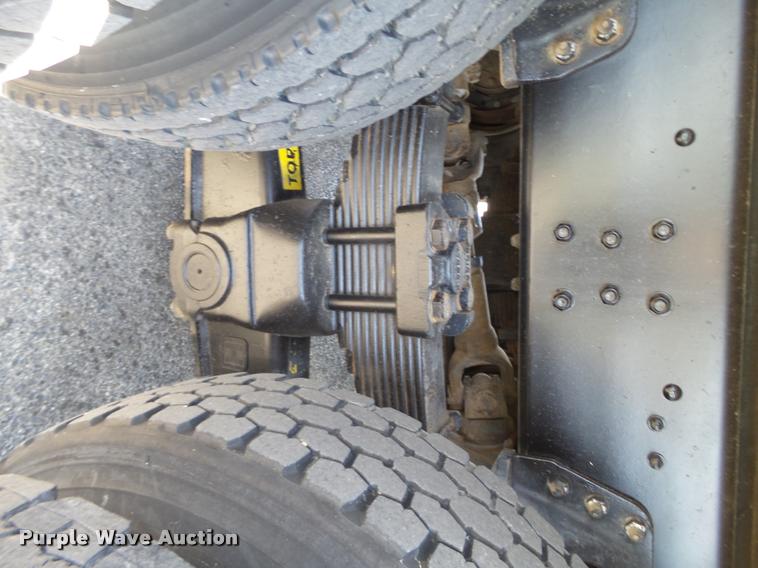 image for item L1505 2002 Chevrolet C7500 flatbed truck