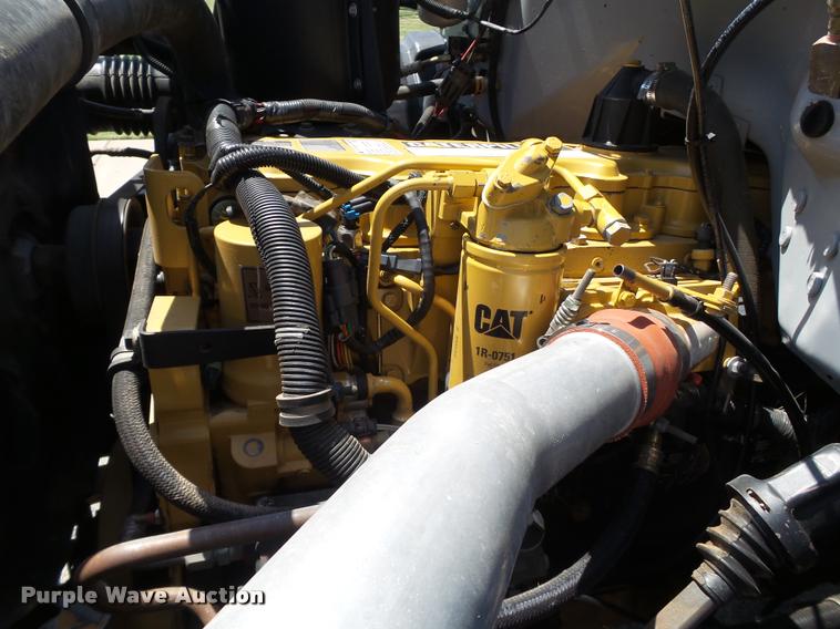 image for item L1505 2002 Chevrolet C7500 flatbed truck