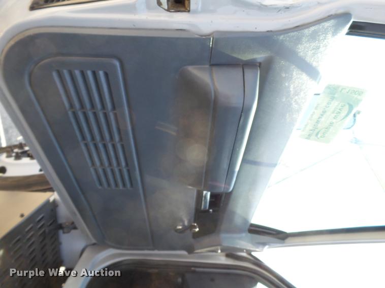 image for item L1505 2002 Chevrolet C7500 flatbed truck