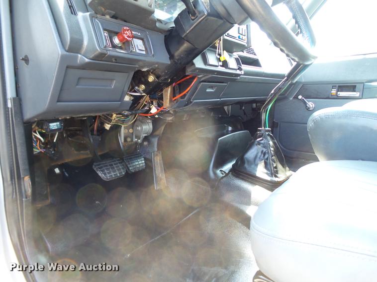 image for item L1505 2002 Chevrolet C7500 flatbed truck