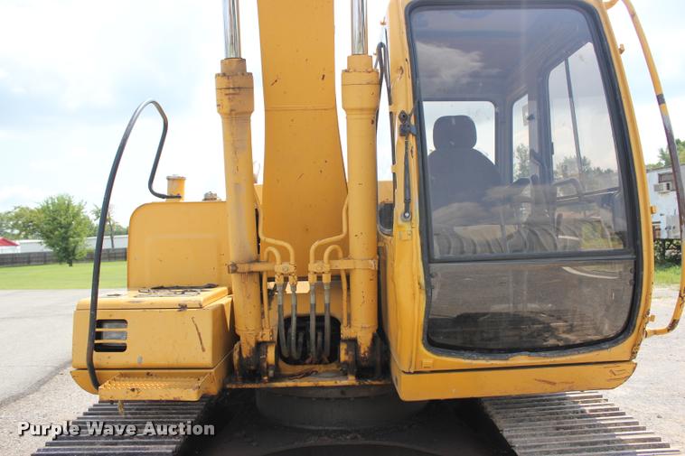 image for item L3207 2000 John Deere 120 excavator