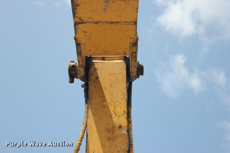 image for item L3207 2000 John Deere 120 excavator