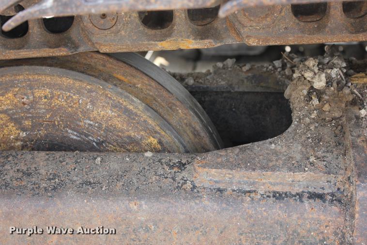 image for item L3207 2000 John Deere 120 excavator