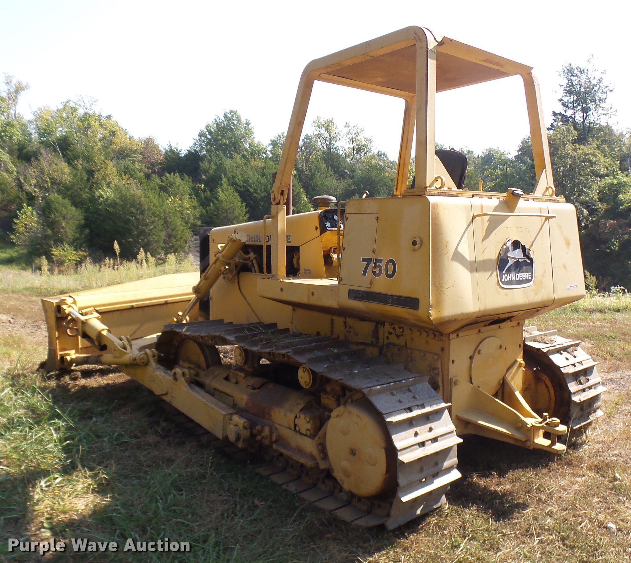 1984 John Deere 750D dozer in Clinton, MO | Item DP9724 sold | Purple Wave