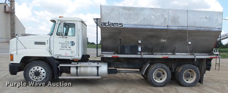 image for item DA2388 1999 Mack CH613 fertilizer tender truck