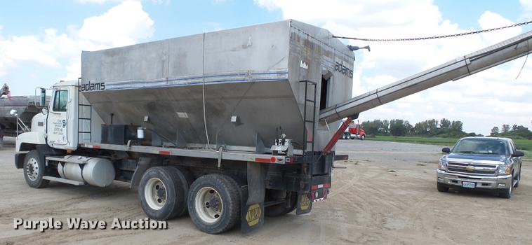 image for item DA2388 1999 Mack CH613 fertilizer tender truck