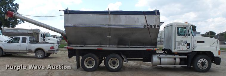 image for item DA2388 1999 Mack CH613 fertilizer tender truck