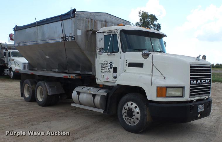 image for item DA2388 1999 Mack CH613 fertilizer tender truck