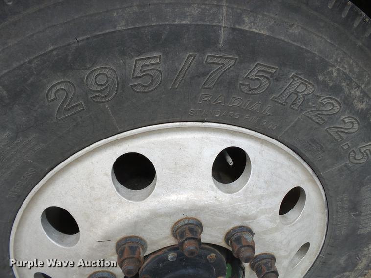 image for item DA2388 1999 Mack CH613 fertilizer tender truck