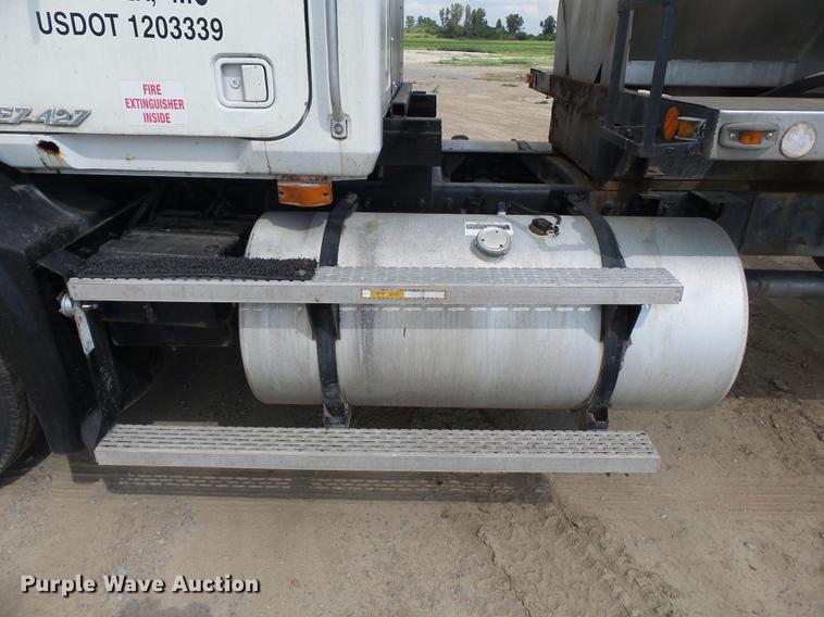 image for item DA2388 1999 Mack CH613 fertilizer tender truck