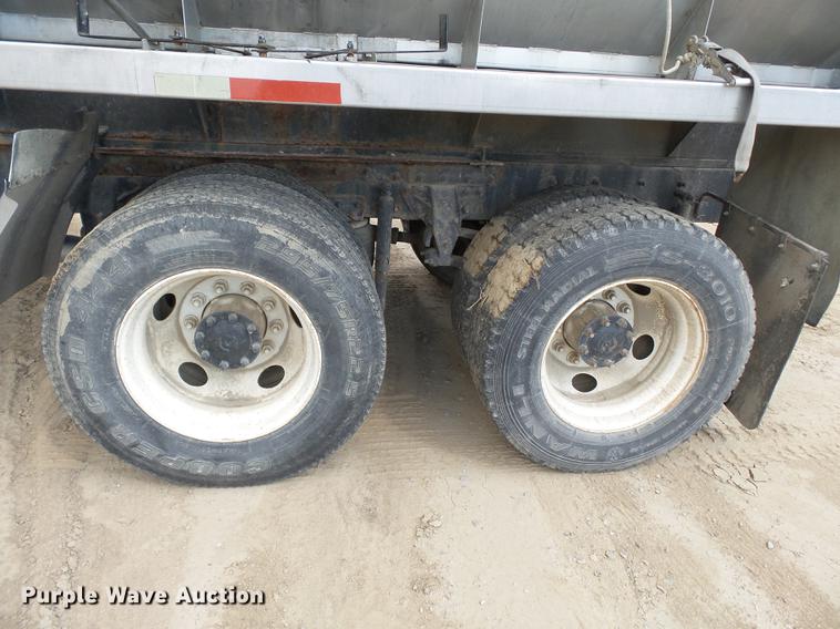 image for item DA2388 1999 Mack CH613 fertilizer tender truck