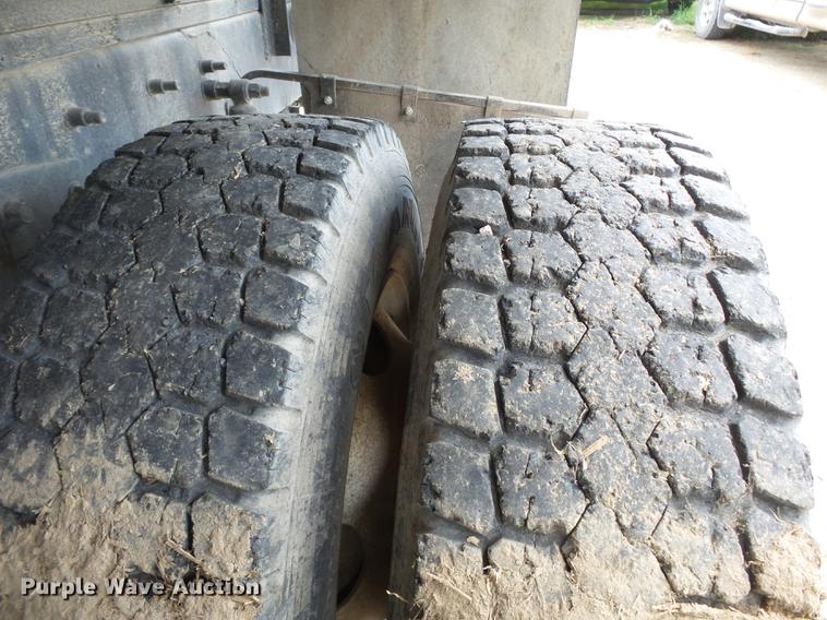 image for item DA2388 1999 Mack CH613 fertilizer tender truck