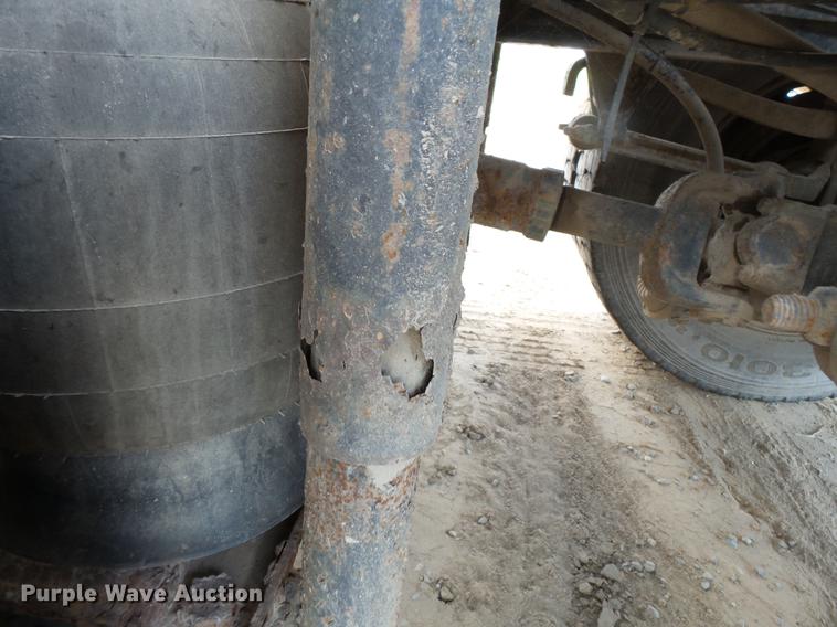 image for item DA2388 1999 Mack CH613 fertilizer tender truck