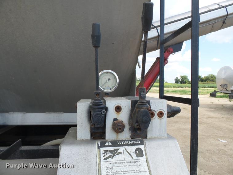 image for item DA2388 1999 Mack CH613 fertilizer tender truck