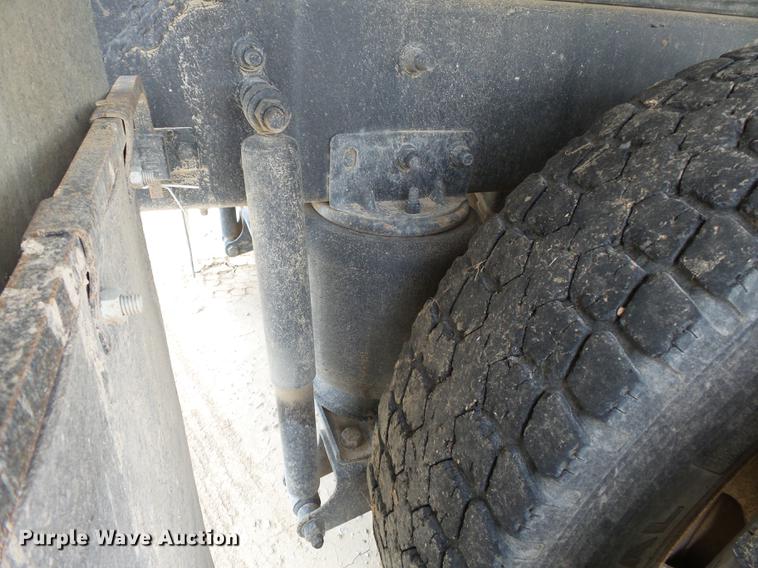 image for item DA2388 1999 Mack CH613 fertilizer tender truck