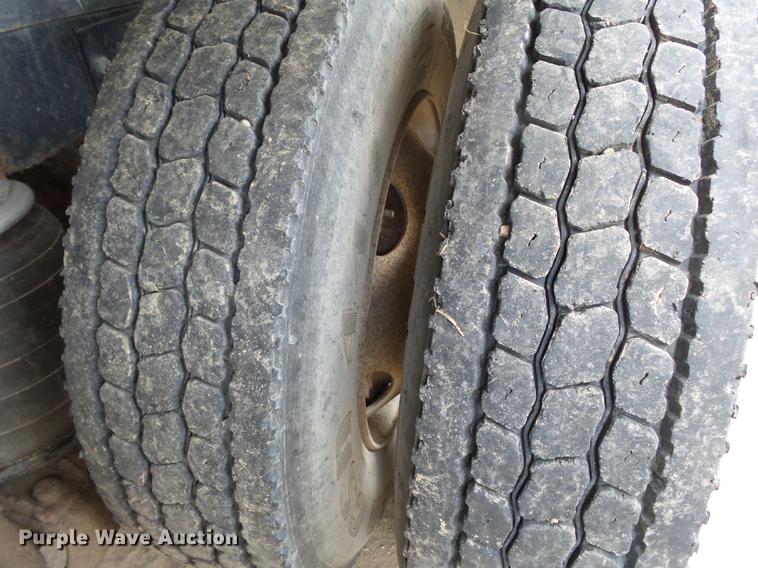 image for item DA2388 1999 Mack CH613 fertilizer tender truck