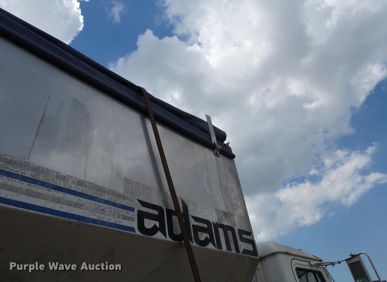 image for item DA2388 1999 Mack CH613 fertilizer tender truck