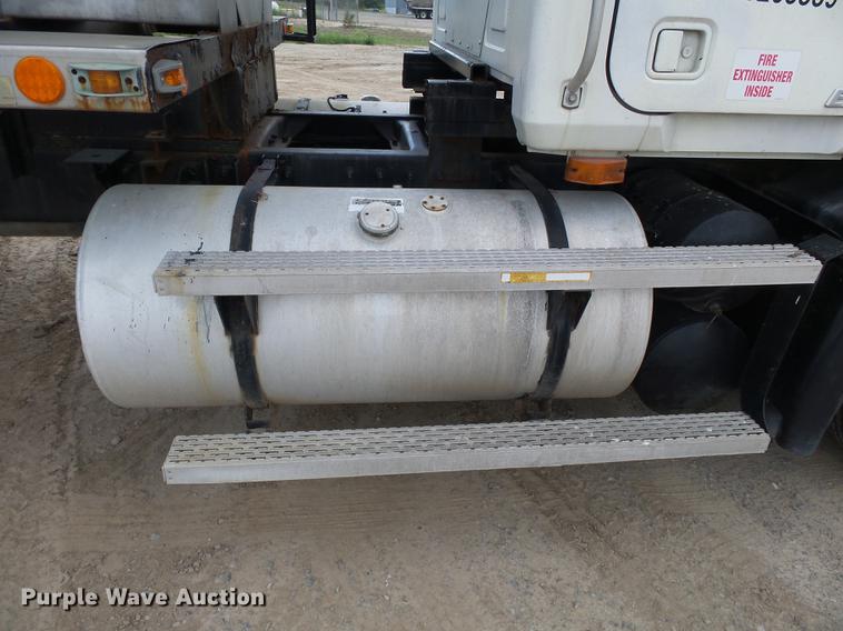 image for item DA2388 1999 Mack CH613 fertilizer tender truck