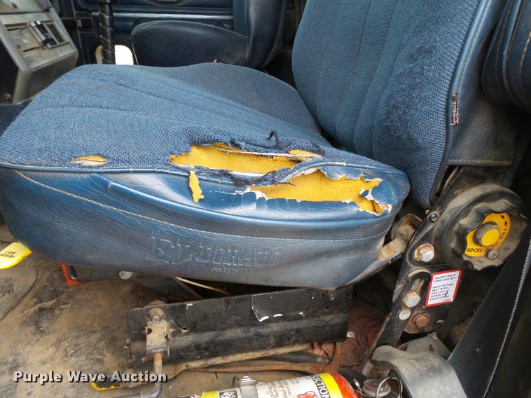 image for item DA2388 1999 Mack CH613 fertilizer tender truck