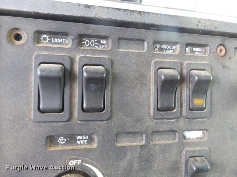 image for item DA2388 1999 Mack CH613 fertilizer tender truck