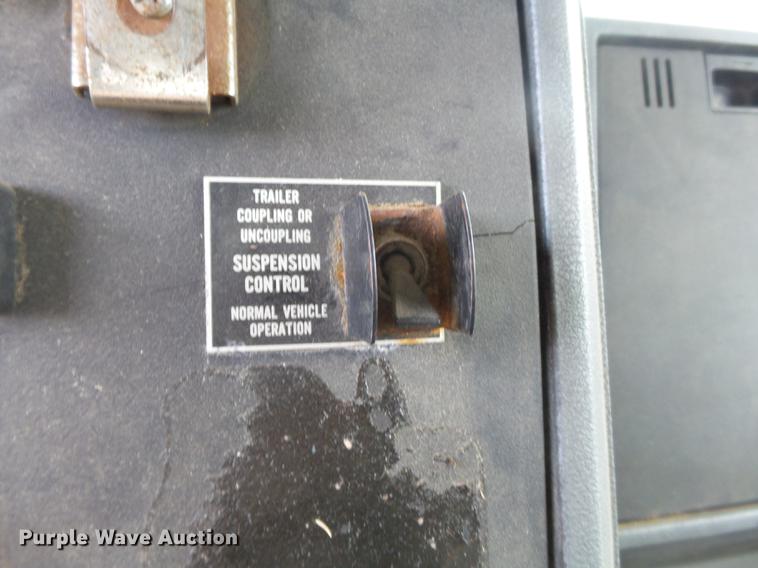 image for item DA2388 1999 Mack CH613 fertilizer tender truck