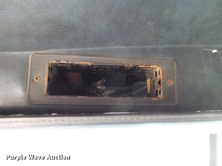 image for item DA2388 1999 Mack CH613 fertilizer tender truck