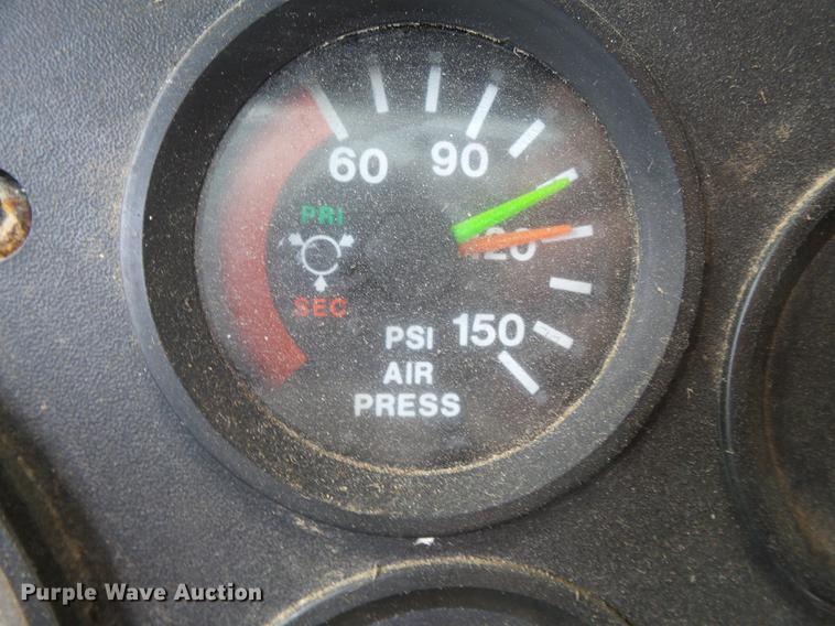 image for item DA2388 1999 Mack CH613 fertilizer tender truck