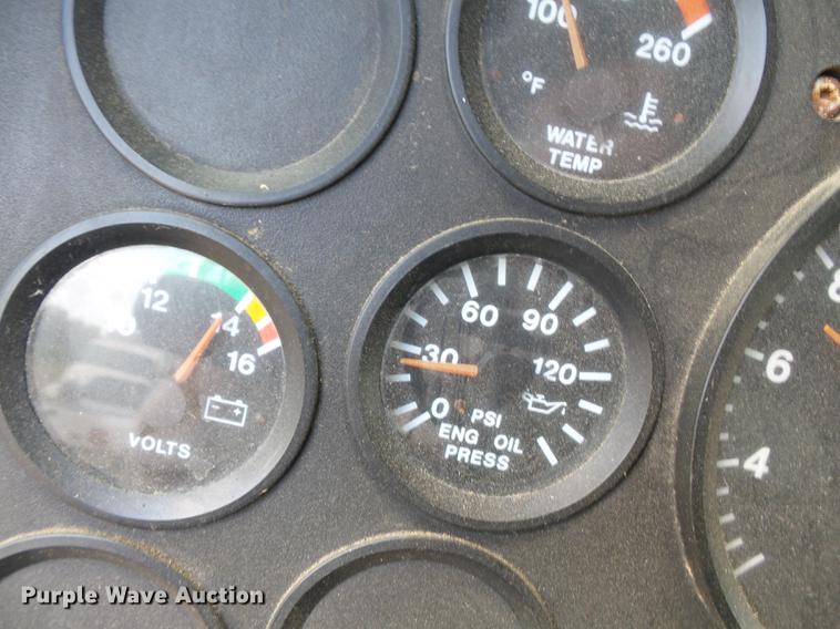 image for item DA2388 1999 Mack CH613 fertilizer tender truck