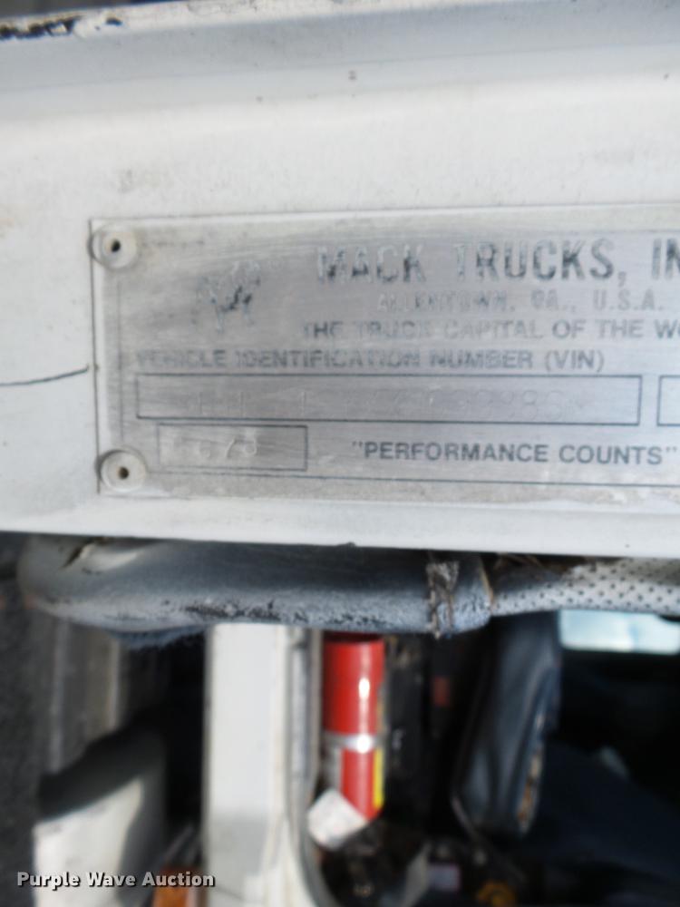 image for item DA2388 1999 Mack CH613 fertilizer tender truck