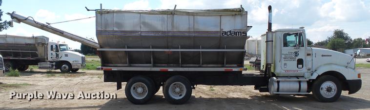 image for item DA2389 1994 International 9400 fertilizer tender truck