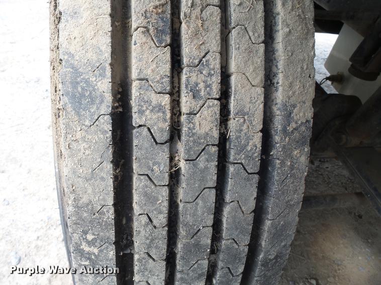 image for item DA2389 1994 International 9400 fertilizer tender truck