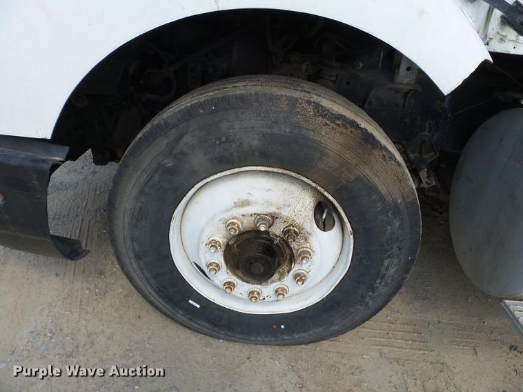 image for item DA2389 1994 International 9400 fertilizer tender truck