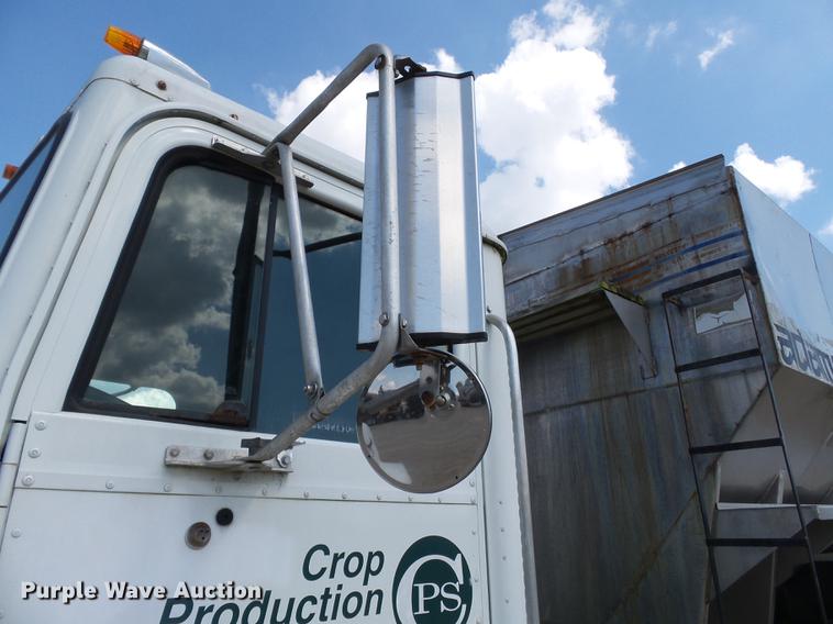 image for item DA2389 1994 International 9400 fertilizer tender truck