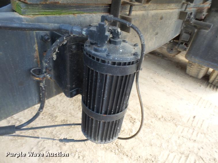 image for item DA2389 1994 International 9400 fertilizer tender truck