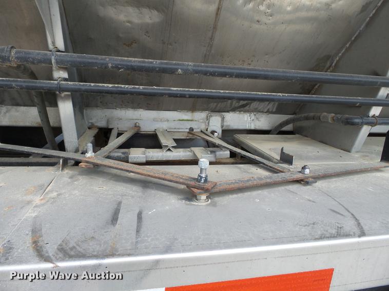 image for item DA2389 1994 International 9400 fertilizer tender truck