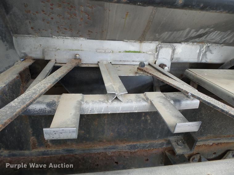 image for item DA2389 1994 International 9400 fertilizer tender truck