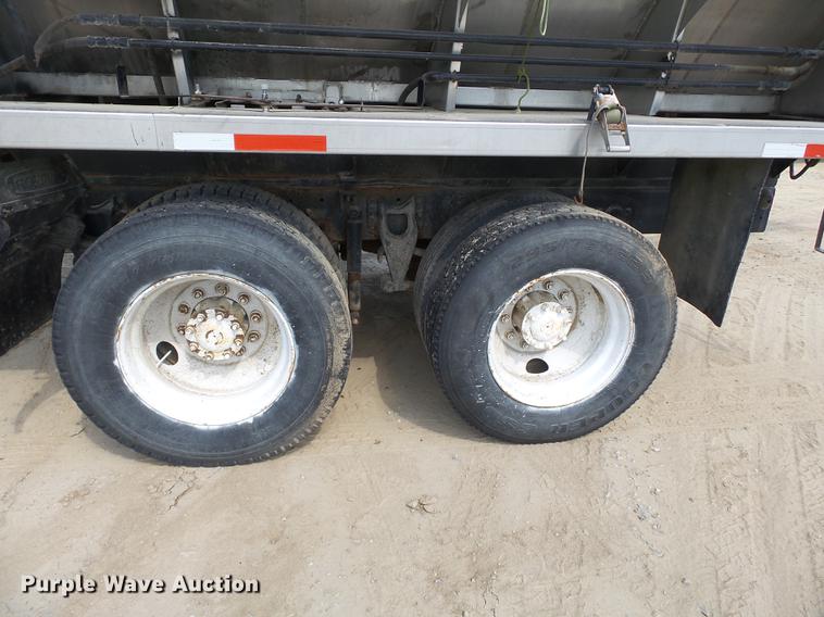 image for item DA2389 1994 International 9400 fertilizer tender truck