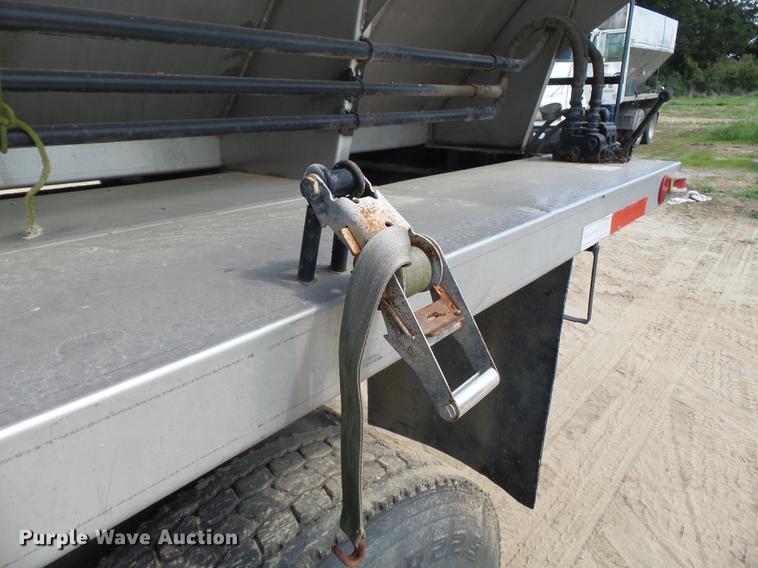 image for item DA2389 1994 International 9400 fertilizer tender truck