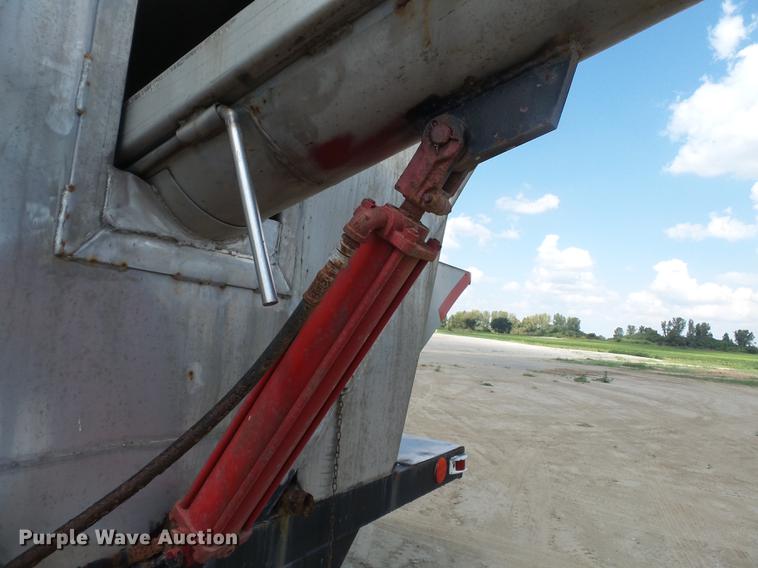 image for item DA2389 1994 International 9400 fertilizer tender truck