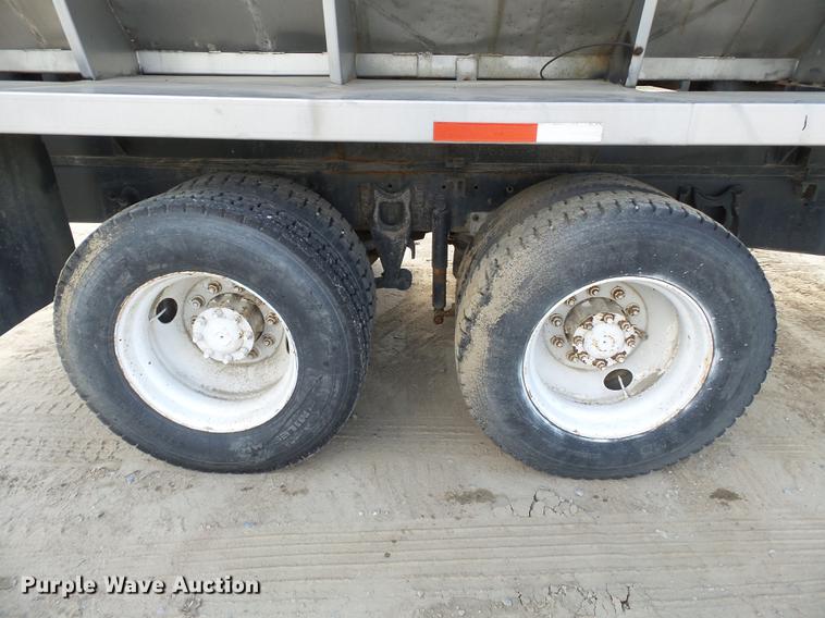 image for item DA2389 1994 International 9400 fertilizer tender truck