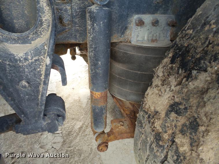 image for item DA2389 1994 International 9400 fertilizer tender truck