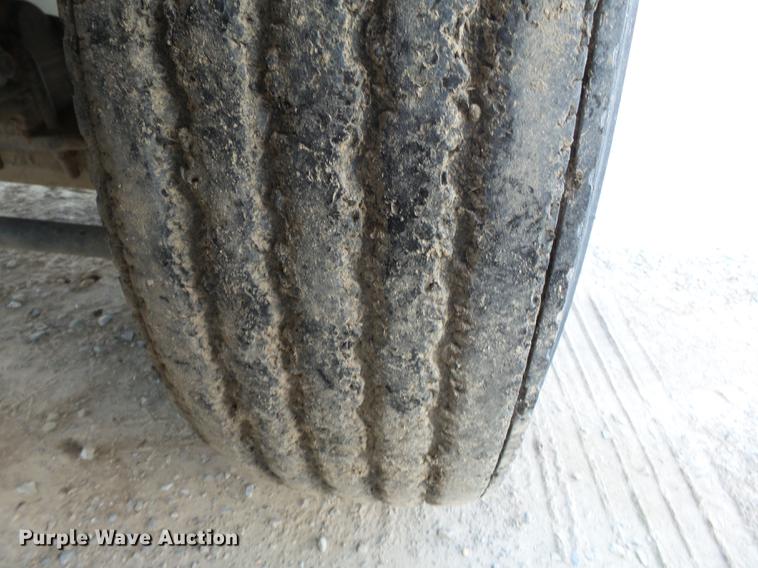 image for item DA2389 1994 International 9400 fertilizer tender truck