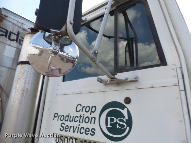 image for item DA2389 1994 International 9400 fertilizer tender truck