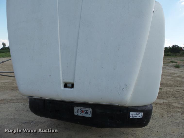 image for item DA2389 1994 International 9400 fertilizer tender truck