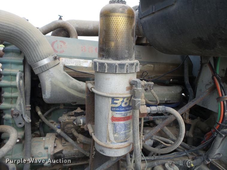 image for item DA2389 1994 International 9400 fertilizer tender truck