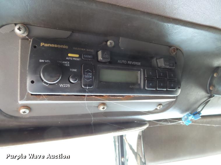 image for item DA2389 1994 International 9400 fertilizer tender truck