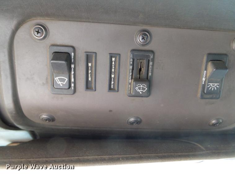 image for item DA2389 1994 International 9400 fertilizer tender truck