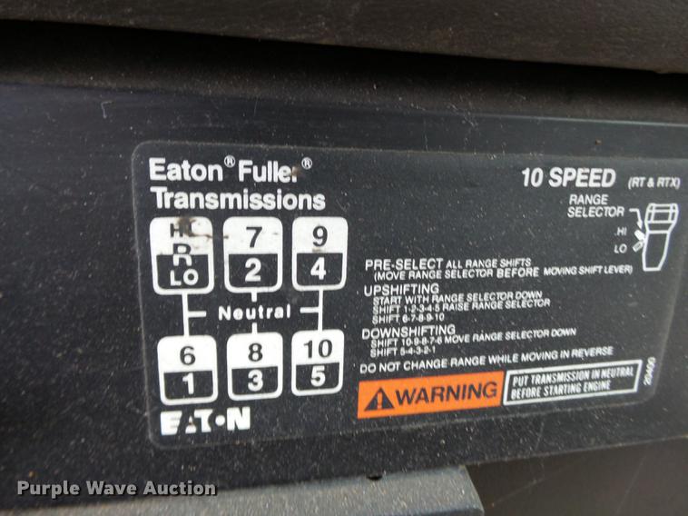 image for item DA2389 1994 International 9400 fertilizer tender truck