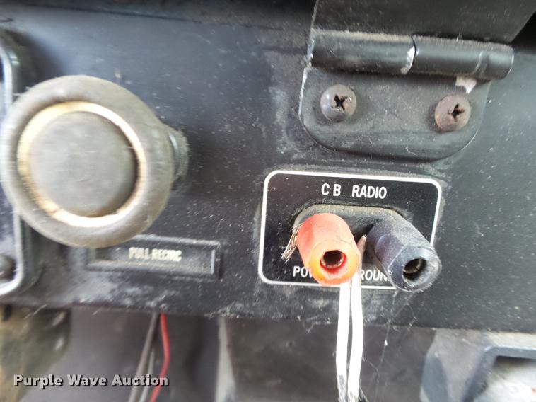 image for item DA2389 1994 International 9400 fertilizer tender truck